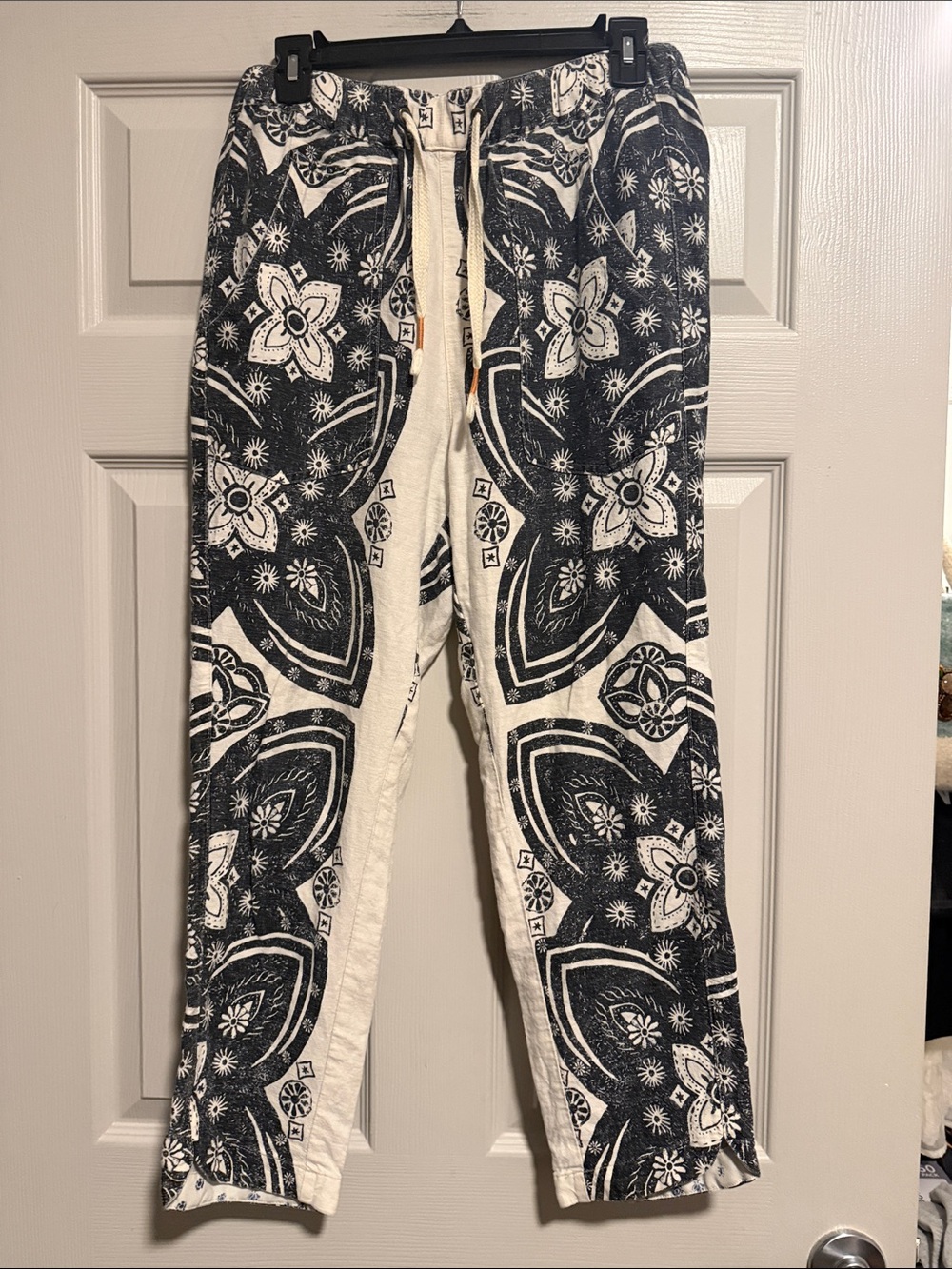 Pilcro Black & White Printed Drawstring Track Pants